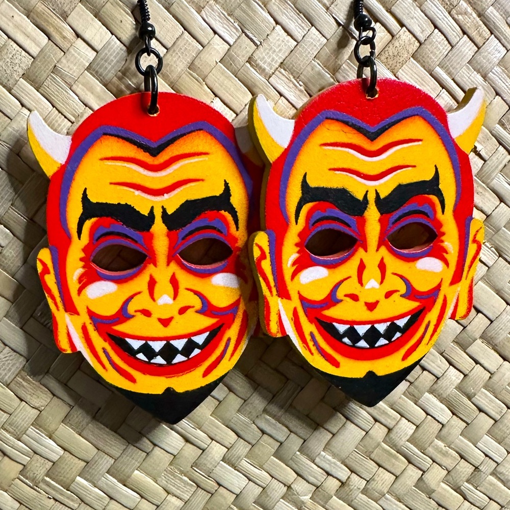 El Diablo, the Devil made me do‎ it earrings